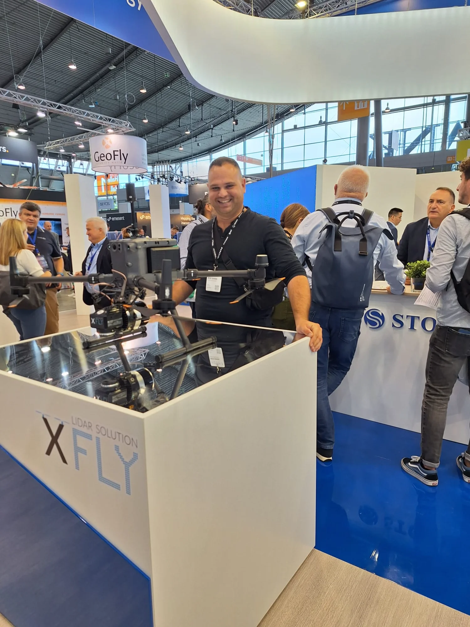 מאיר ברדה בתערוכת טכנולוגיות